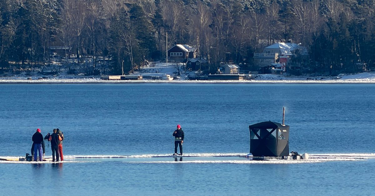 Bastubadare p&aring; motordrivet isflak &ndash; r&auml;ddades av Vaxholmsb&aring;t