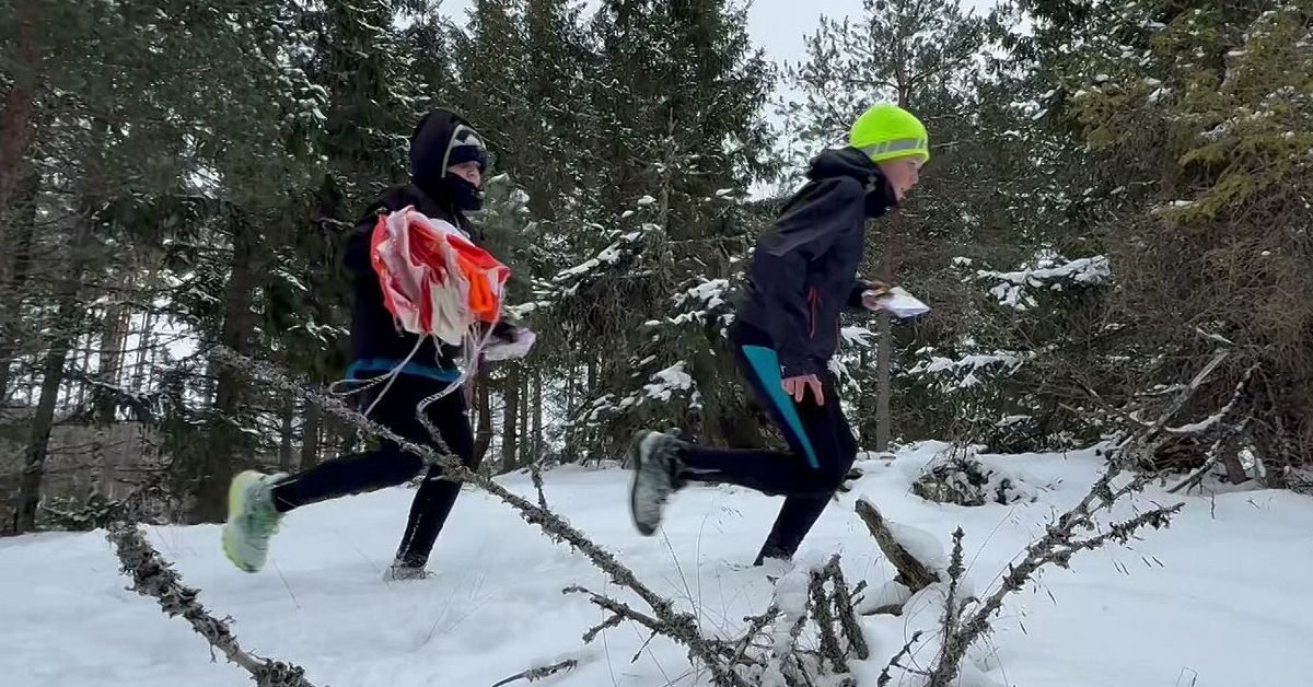 Ukrainska ungdomar orienterar i Sverige &ndash; h&auml;r finns inga minor i skogen