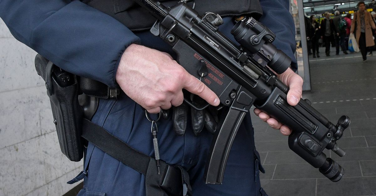 Polis slarvade bort magasin med patroner – nu varnas hon