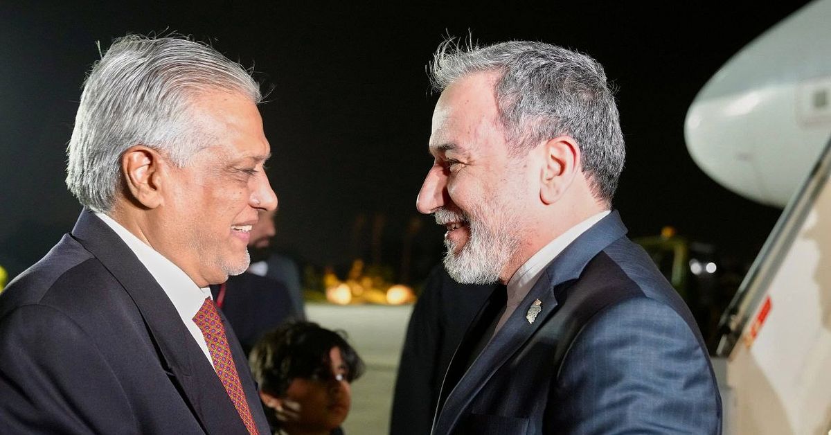 Irans utrikesminister har landat i Pakistan – Forskaren om situationen ...