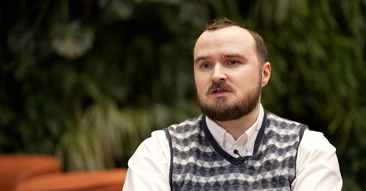 Teorin: D&auml;rf&ouml;r s&ouml;kte sig maktpersoner till Epstein