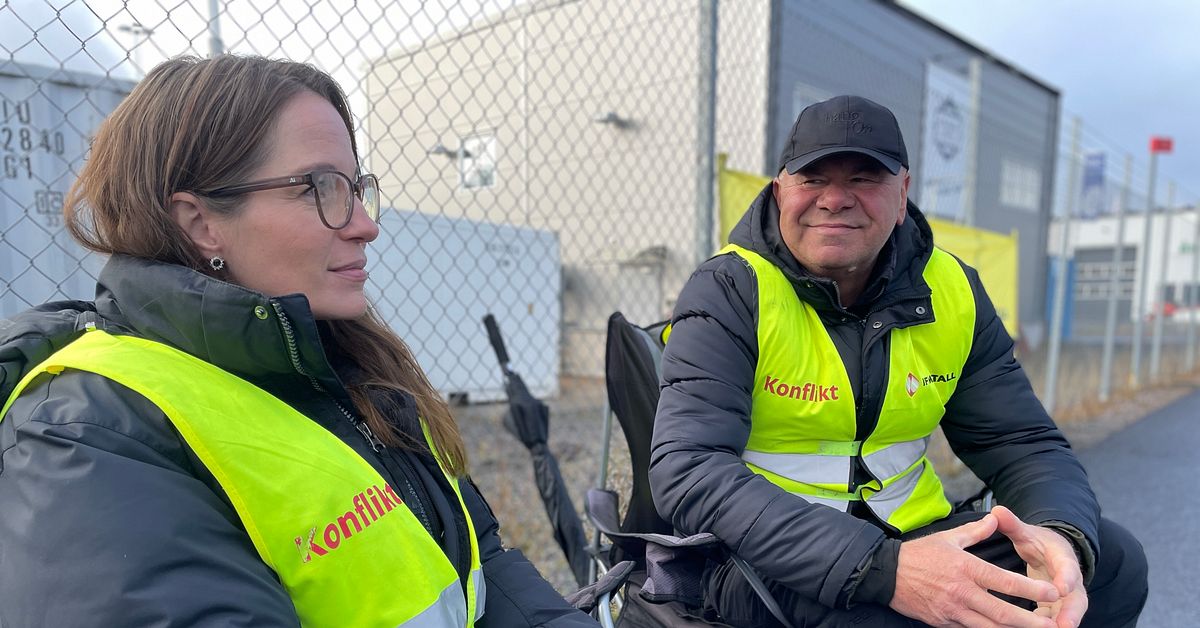 Suvad har suttit strejkvakt utanför Tesla i Jönköping i två år