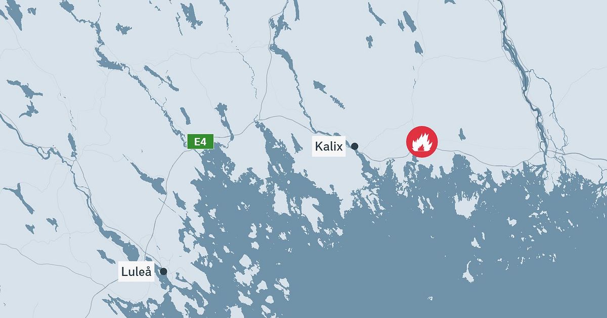 Övertänt uthus i Sangis: ”Det är stor spridningsrisk”