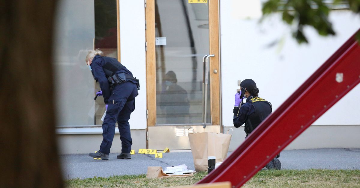 Ung man anh&aring;llen efter skottlossning i Upplands V&auml;sby