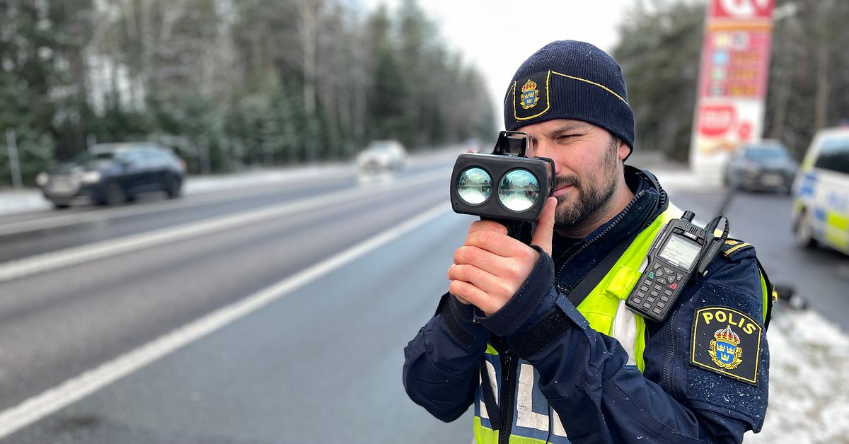 Här jagar polisen fartsyndare i jultrafiken: ”Kommer bli böter” | SVT ...