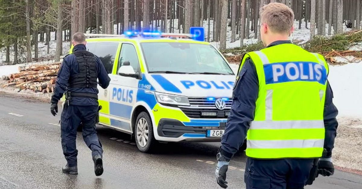 Frontalkrock mellan tankbil och bil p&aring; E10 i T&ouml;re &ndash; en v&aring;rdas p&aring; iva