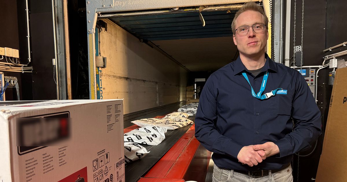 Julpaketen strömmar in – posten i Luleå räknar med nytt rekordår