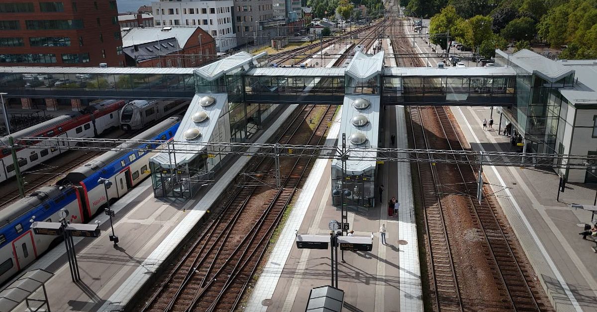 Sp&aring;rspring f&ouml;rsenar tusentals t&aring;g &ndash; p&aring; V&auml;ster&aring;s central tar resen&auml;rer genv&auml;g