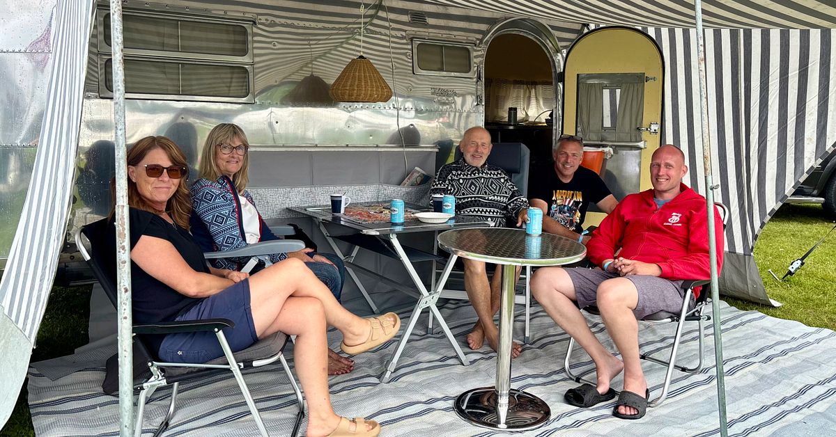 Hans köpte sin blänkande husvagn i Arizona: ”Var först i Sverige”
