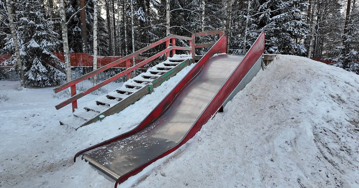 Umeå kommun ser över säkerheten på rutschkanor efter dödsolyckan