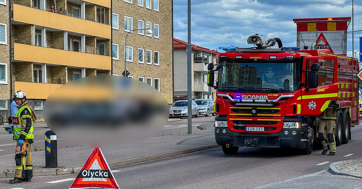 Kvinna p&aring; sparkcykel p&aring;k&ouml;rd i Eskilstuna