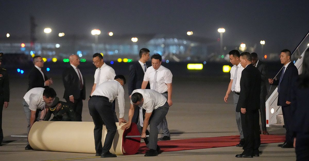 Trump har landat i Kina inför mötet med Xi Jinping