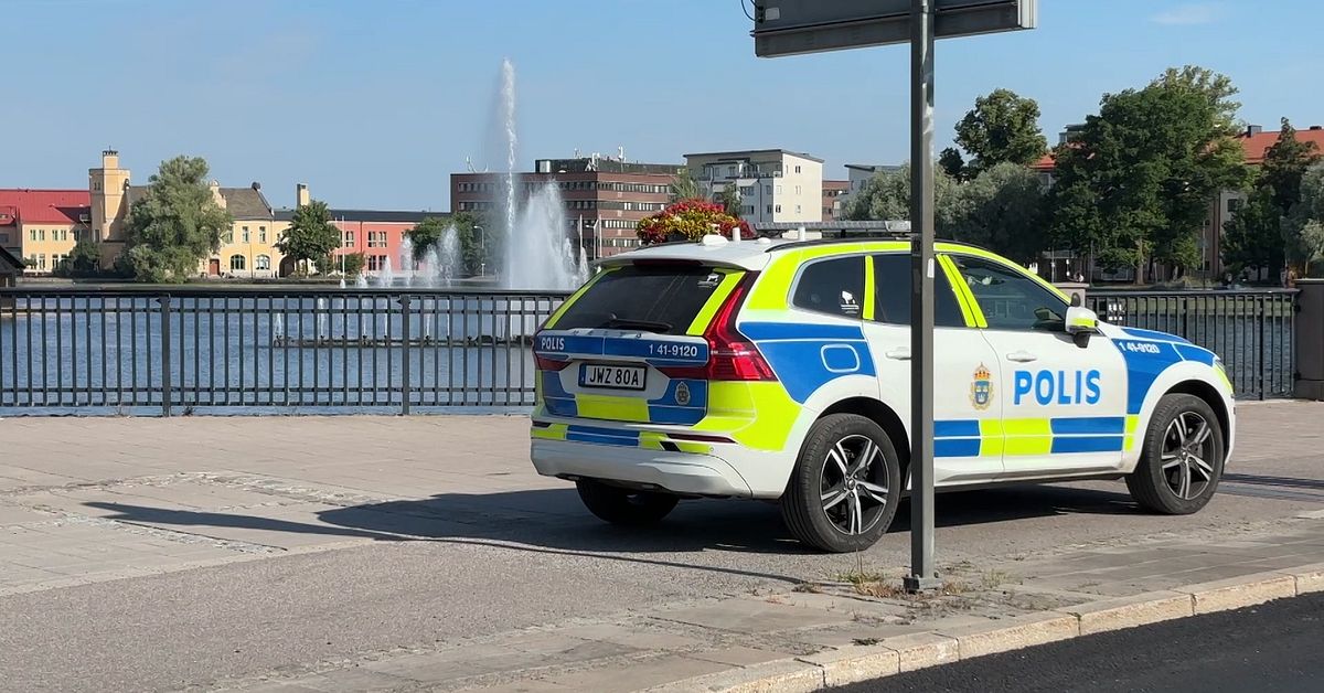 Man hamnade i vattnet i Eskilstuna &ndash; r&auml;ddades av f&ouml;rbipasserande