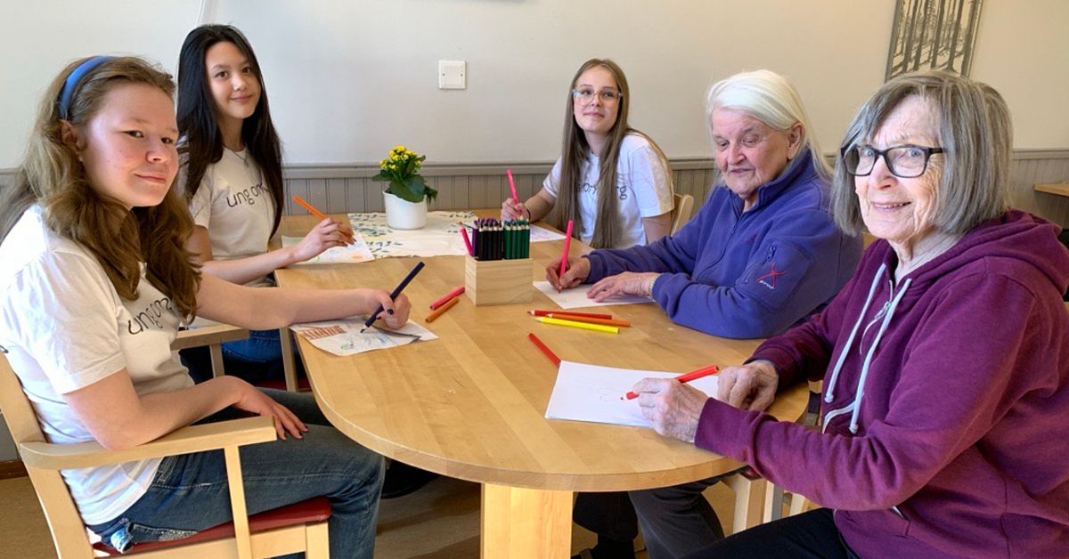 Unga sprider gl&auml;dje p&aring; &auml;ldreboende i Arvidsjaur: &rdquo;Roligt att umg&aring;s med &auml;ldre&rdquo;