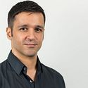 Kulturnyheternas mediereporter Arash Mokhtari.