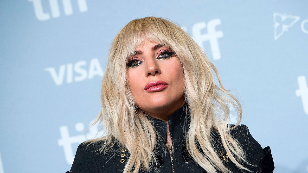 Yalangoch Ledi Gaga suratda