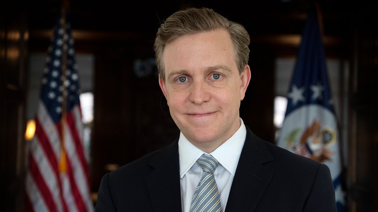 USA:s ambassadör i Sverige har lämnat in avskedsansökan | SVT Nyheter