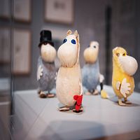 Muumien kunniaksi Japanissa järjestetään suuri taidenäyttely. Tokion suurlähetystön lehdistövirkamies Reetta Purontakanen.