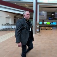 Sundsvall Timrå Airports VD Frank Olofsson i en fartig bild på flygplatsen.