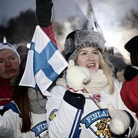 Finska ishockeyfans firar en vinst