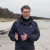 Björn Almström, kustforskare vid Lunds universitet berättar hur Ystad lyckats skydda stränder från naturfenomen.
