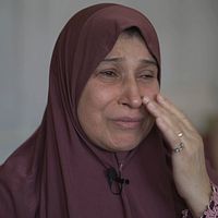 Kvinna på sjukhus gråter