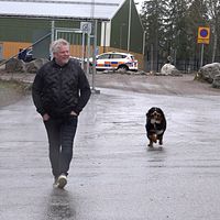 Thomas Fröberg med en av sina hundar