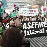 Fredsmanifestation för Gaza på klimattoppmötet i Dubai