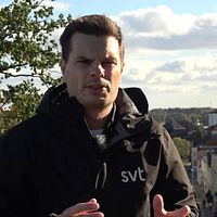 SVT:s reporter berättar om vindkraftsparkens historia.