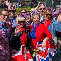 Brittiska fans och Eurovision entusiaster samlade på väg in i Malmö arena