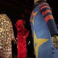 kläder med urfolkstema på Världskulturmuseet i Göteborg