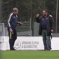 Johan Arvidsson, och kontrollanter från Svenska fotbollförbundet