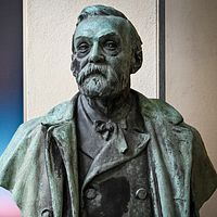 Staty på Alfred Nobel