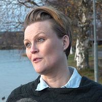 Sollefteå sjukhus till vänster och Regionråd Sara Nylund (S) till höger.