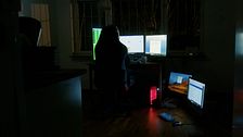 Rekonstruktion av hackare vid dator