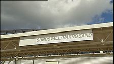 Den gamla skylten på Midlanda flygplats som aviserar att Härnösand är med och betalar.