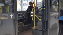 Snart kan man använda alla dörrpar på fler bussar