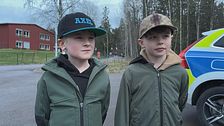 två elever utanför hultsbergsskolan