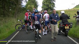 Skandalen: Cykel-VM:s linjelopp avbröts – demonstranter tog sig in på banan