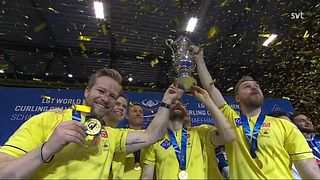 Sverige lyfter pokalen efter VM-guldet