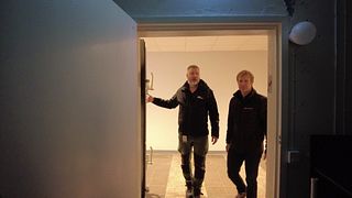 Följ med SVT:s reporter in i ett av Umeås största skyddsrum