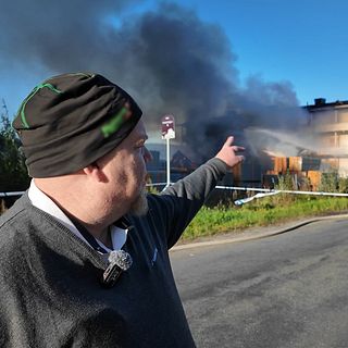 Hotellgästen Pär väcktes av en kollega när byggnaden stod i lågor: ”Han sa att det brinner”