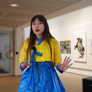 Agnes koreansk-svenska klänning blev viral – ”fått flera reaktioner”