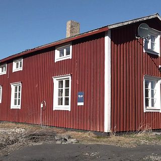 Mäklaren ska sälja Västerbottensgården för en krona – hör vad säljaren har för krav