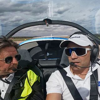 Häng med när reportern flyger el-flyg
