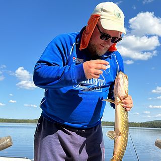 Han vill slå världsrekord i gäddfiske