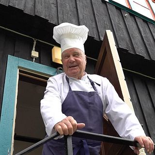 Henrik Carlsson är över 90 år och driver Anjans fjällstation