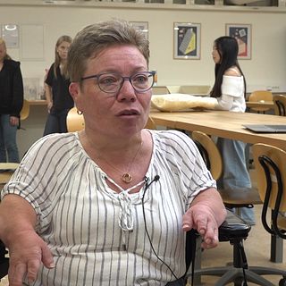 Ulrika  behövde eldriven rullstol – då ryckte eleverna in