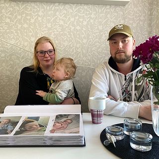 Deras nyfödda bebis attackerades av hund i Kristinehamn – familjen vill se lagändring