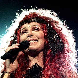 Cher – DJ play a christmas song